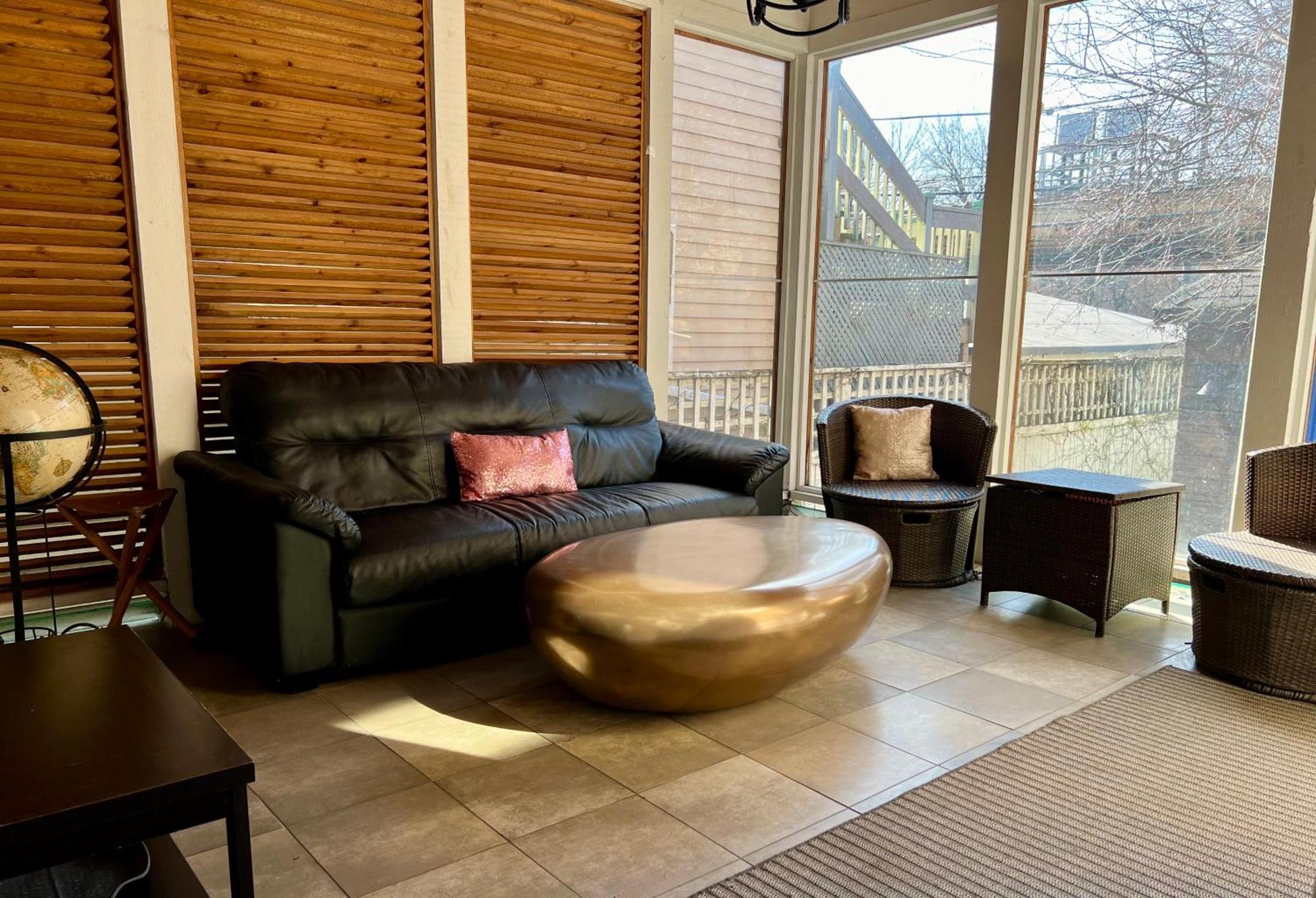 3 Bedroom Spacious Home In Ideal Location W Free Parking Back Yard Pets Welcome Chicago Exterior foto